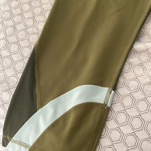 Lululemon pace rival crop with colorblock sz 6 - Picture 2 of 5